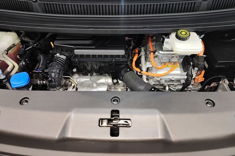 Used Denza D9 2022 DM-i 970 Four-Wheel Drive Prestige Model Engine Bay