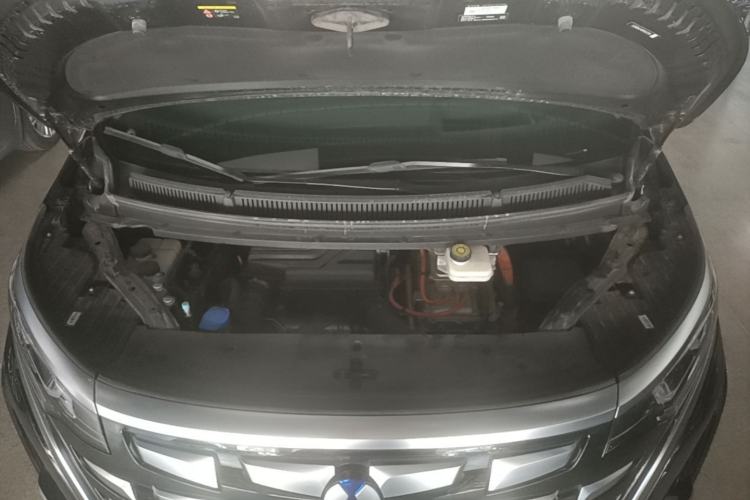 Used Denza D9 2022 DM-i 970 Four-Wheel Drive Prestige Model Engine Bay