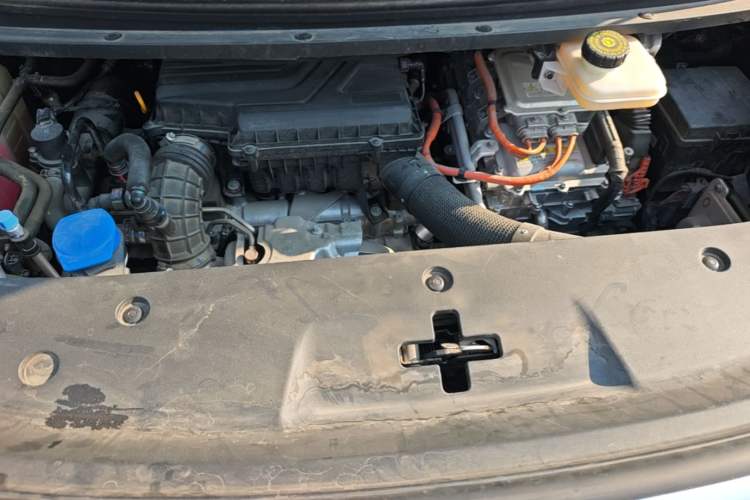 Used Denza D9 2022 DM-i 970 Four-Wheel Drive Prestige Model Engine Bay