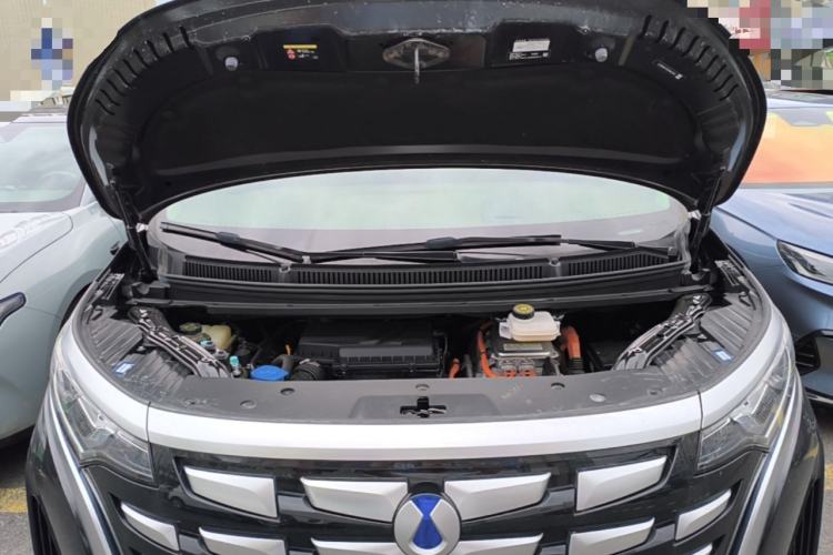 Used Denza D9 2022 DM-i 970 Four-Wheel Drive Prestige Model Engine Bay