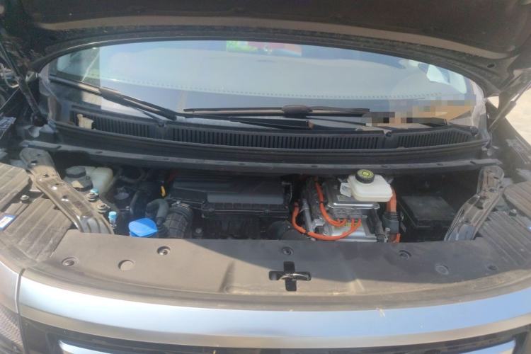 Used Denza D9 2022 DM-i 1040 Prestige Model Engine Bay