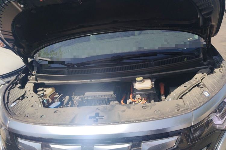 Used Denza D9 2022 DM-i 970 Four-Wheel Drive Prestige Model Engine Bay