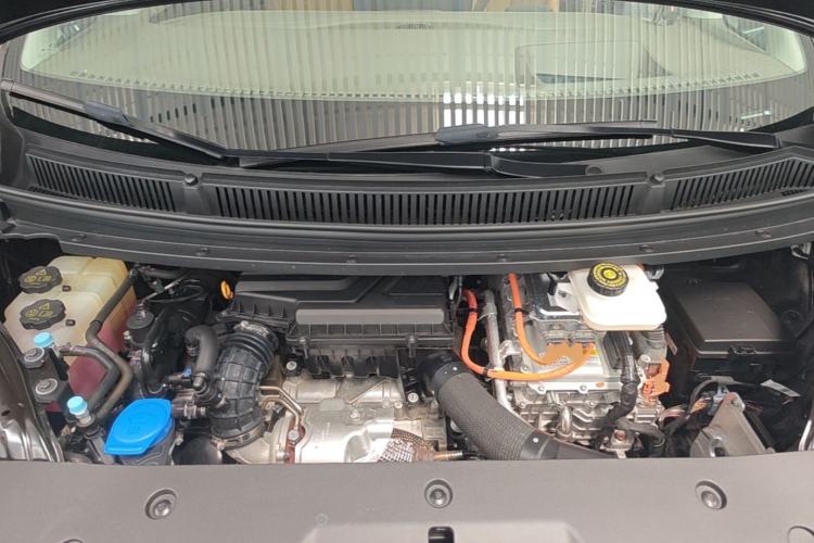 Used Denza D9 2022 DM-i 970 Four-Wheel Drive Prestige Model Engine Bay