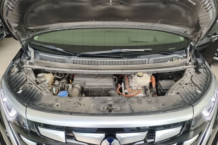 Used Denza D9 2022 DM-i 970 Four-Wheel Drive Flagship Model Engine Bay
