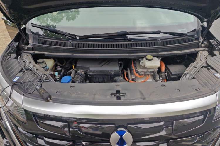 Used Denza D9 2022 DM-i 970 Four-Wheel Drive Prestige Model Engine Bay