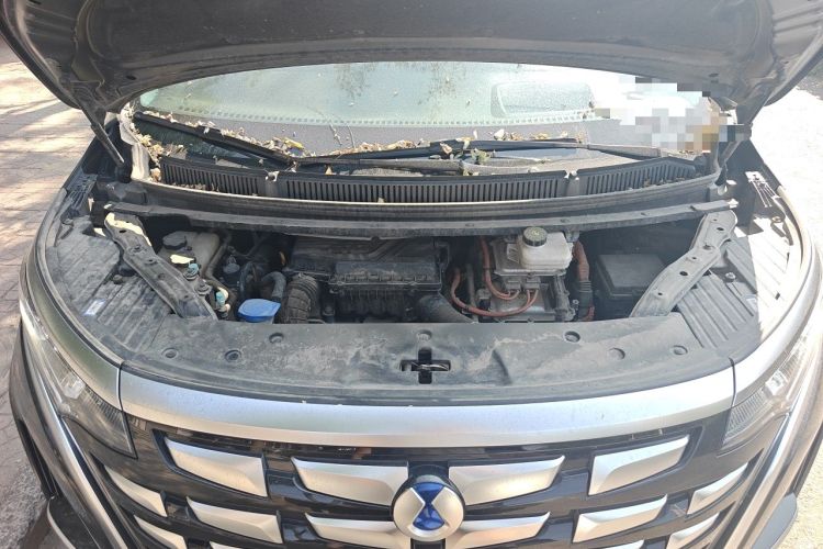Used Denza D9 2022 DM-i 970 Four-Wheel Drive Prestige Model Engine Bay