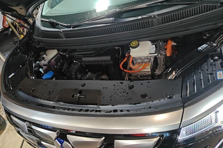 Used Denza D9 2022 DM-i 970 Four-Wheel Drive Flagship Model Engine Bay