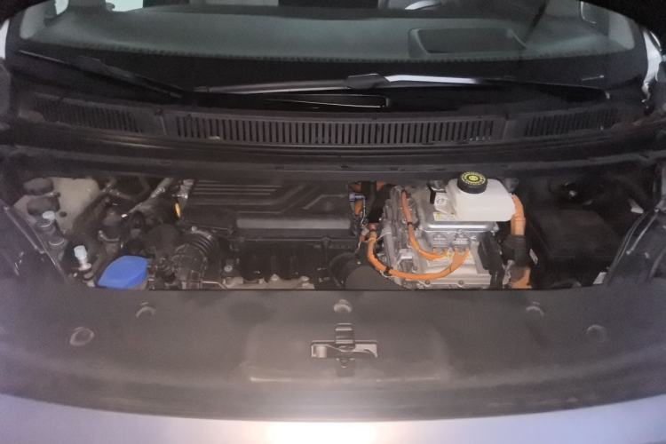 Used Denza D9 2022 DM-i 970 Four-Wheel Drive Prestige Model Engine Bay