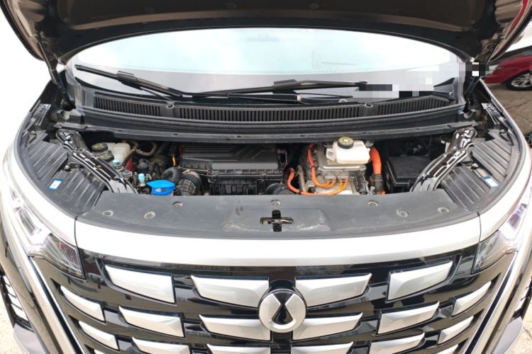 Used Denza D9 2022 DM-i 970 Four-Wheel Drive Flagship Model Engine Bay