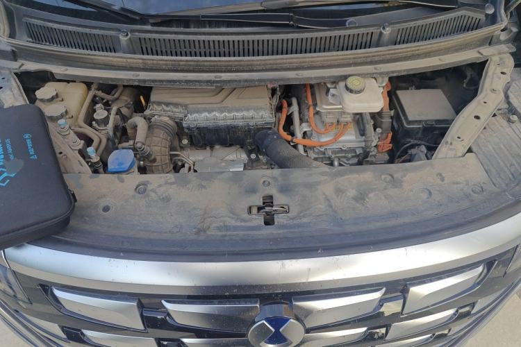 Used Denza D9 2022 DM-i 970 Four-Wheel Drive Flagship Model Engine Bay