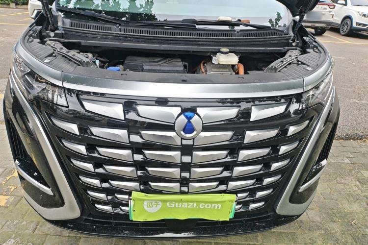 Used Denza D9 2022 DM-i 1040 Prestige Model Engine Bay