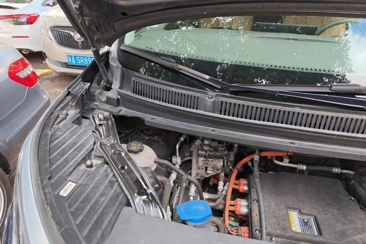 Used Denza D9 2022 EV 620 Prestige Model Engine Bay Right