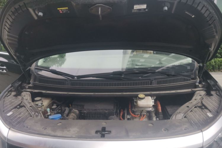 Used Denza D9 2022 DM-i 970 Four-Wheel Drive Prestige Model Engine Bay