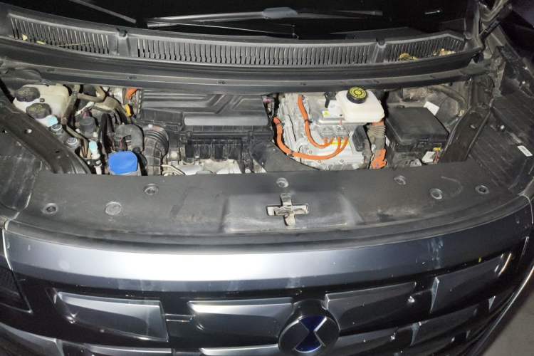Used Denza D9 2022 DM-i 970 Four-Wheel Drive Prestige Model Engine Bay