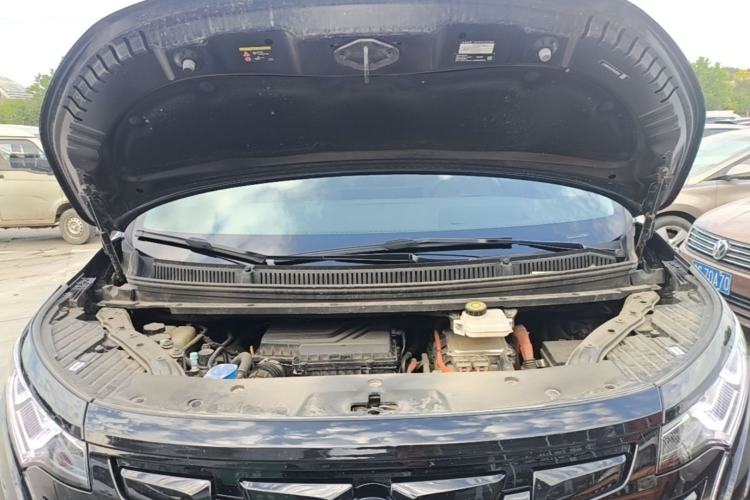 Used Denza D9 2022 DM-i 970 Four-Wheel Drive Prestige Model Engine Bay