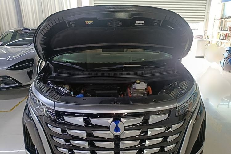 Used Denza D9 2022 DM-i 970 Four-Wheel Drive Prestige Model Engine Bay