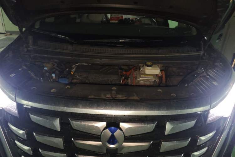 Used Denza D9 2022 DM-i 970 Four-Wheel Drive Prestige Model Engine Bay