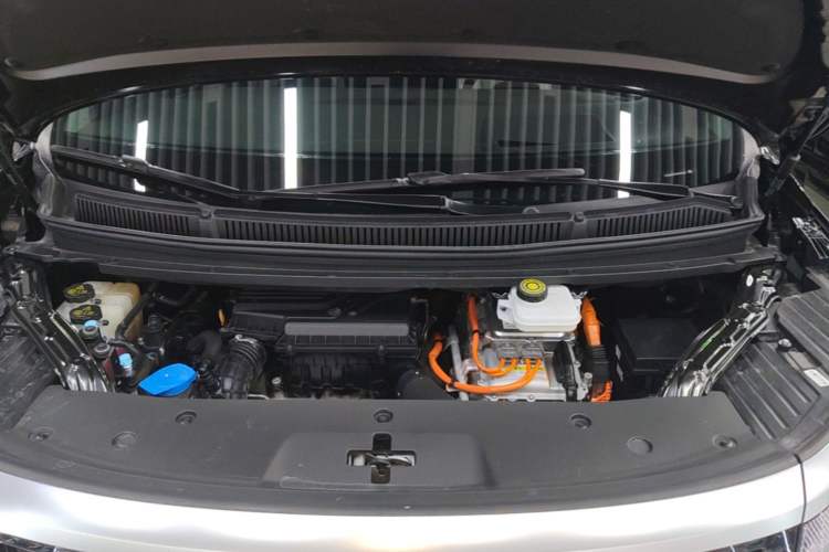 Used Denza D9 2022 DM-i 970 Four-Wheel Drive Prestige Model Engine Bay