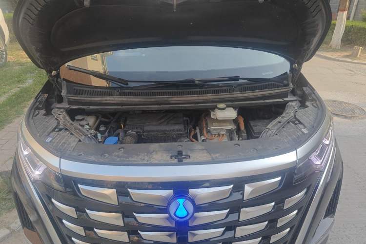 Used Denza D9 2022 DM-i 970 Four-Wheel Drive Prestige Model Engine Bay