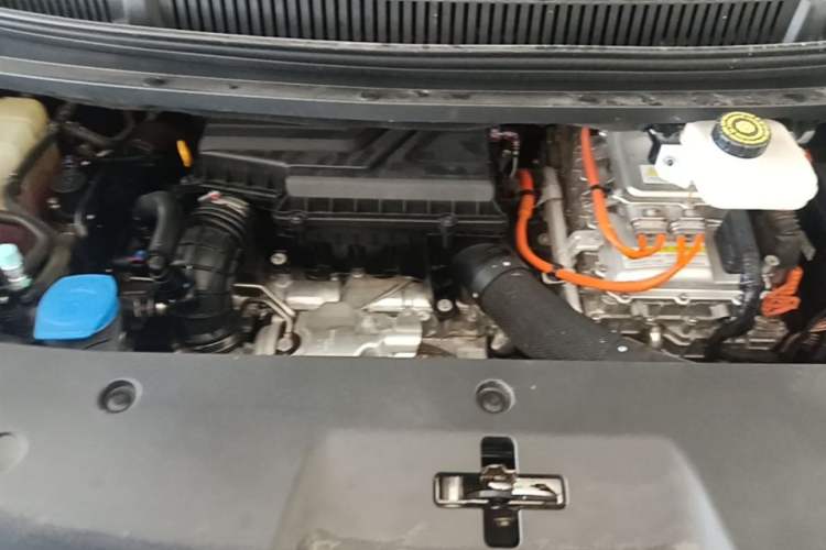 Used Denza D9 2022 DM-i 970 Four-Wheel Drive Prestige Model Engine Bay