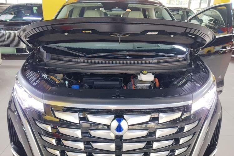 Used Denza D9 2022 DM-i 970 Four-Wheel Drive Prestige Model Engine Bay