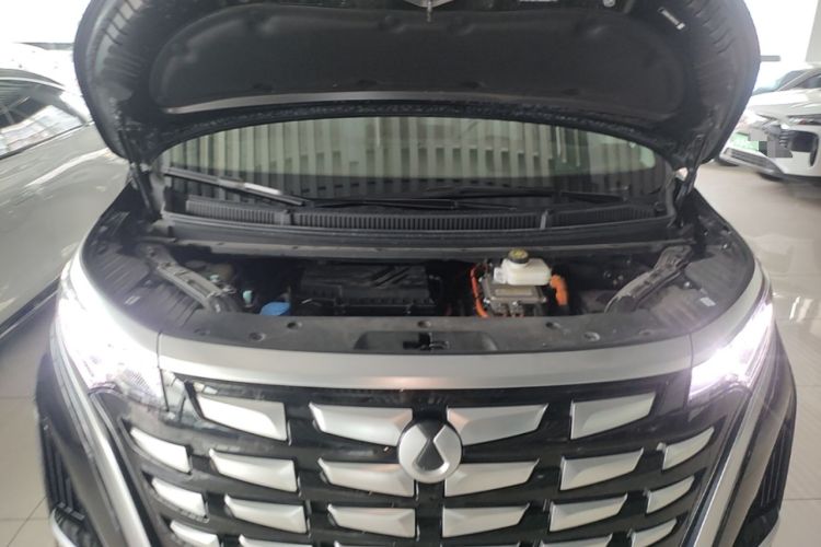 Used Denza D9 2022 DM-i 970 Four-Wheel Drive Prestige Model Engine Bay