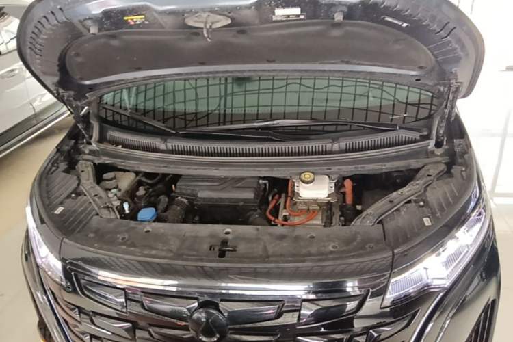 Used Denza D9 2022 DM-i 970 Four-Wheel Drive Prestige Model Engine Bay