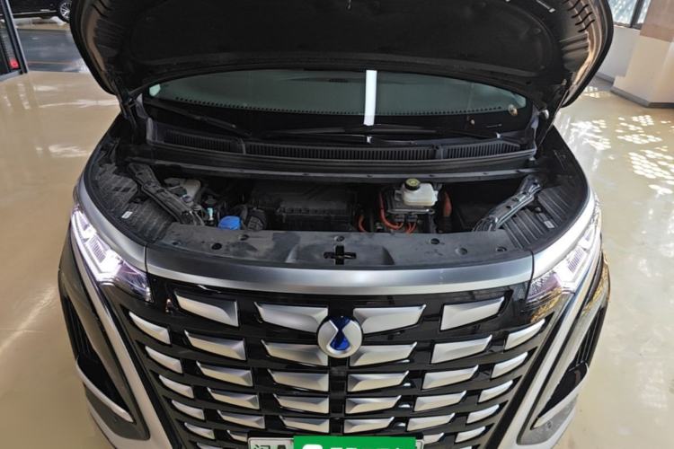 Used Denza D9 2022 DM-i 1040 Prestige Model Engine Bay