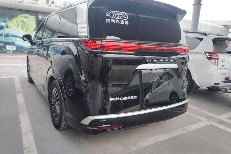 Used Denza D9 2022 DM-i 970 Four-Wheel Drive Flagship Model Exterior 2
