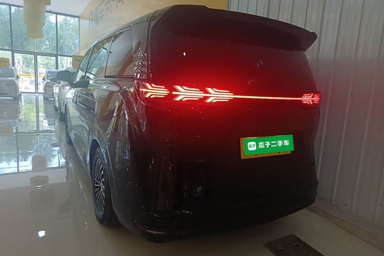 Used Denza D9 2022 DM-i 970 Four-Wheel Drive Flagship Model Exterior 2