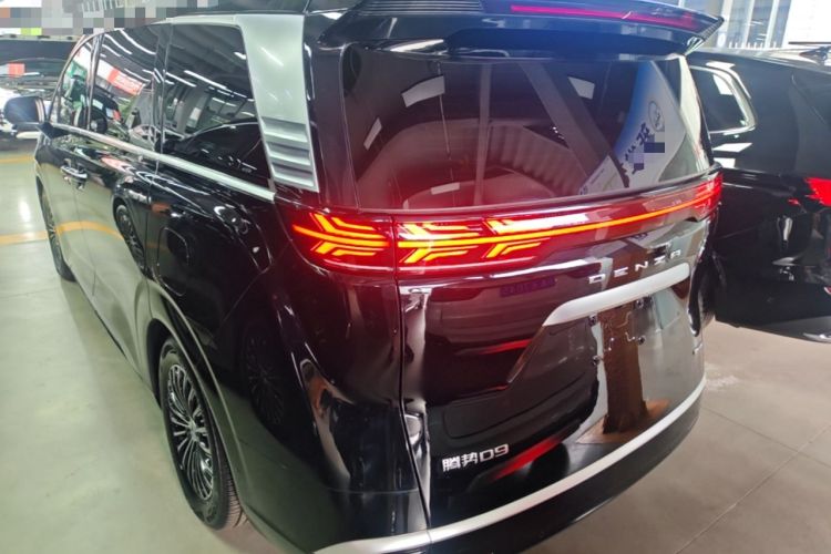 Used Denza D9 2022 DM-i 970 Four-Wheel Drive Flagship Model Exterior 2