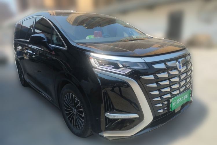 Used Denza D9 2022 DM-i 1040 Prestige Model Exterior 2
