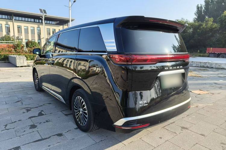 Used Denza D9 2022 EV 600 Four-Wheel Drive Prestige Model Exterior 2