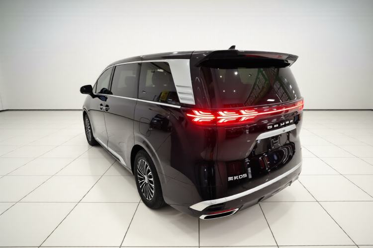 Used Denza D9 2022 EV 620 Prestige Model Exterior 2