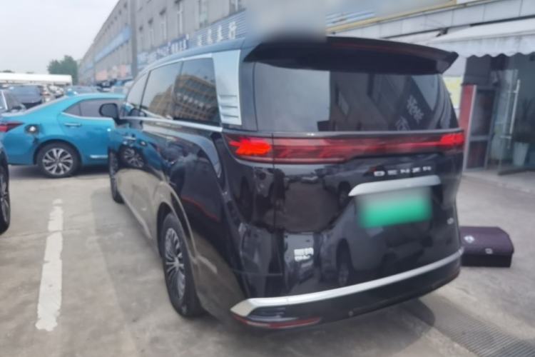 Used Denza D9 2022 DM-i 1040 Prestige Model Exterior 2