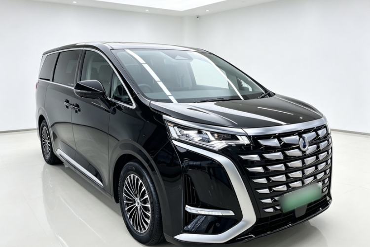 Used Denza D9 2022 DM-i 1040 Prestige Model Exterior 2