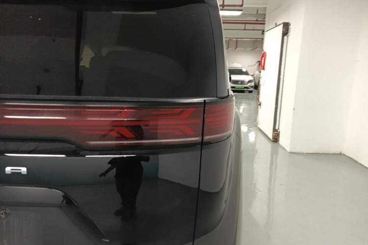 Used Denza D9 2022 EV 600 Four-Wheel Drive Prestige Model Exterior 3
