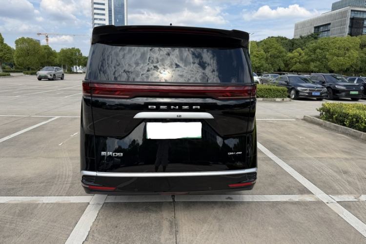 Used Denza D9 2022 DM-i 970 Four-Wheel Drive Flagship Model Exterior 3