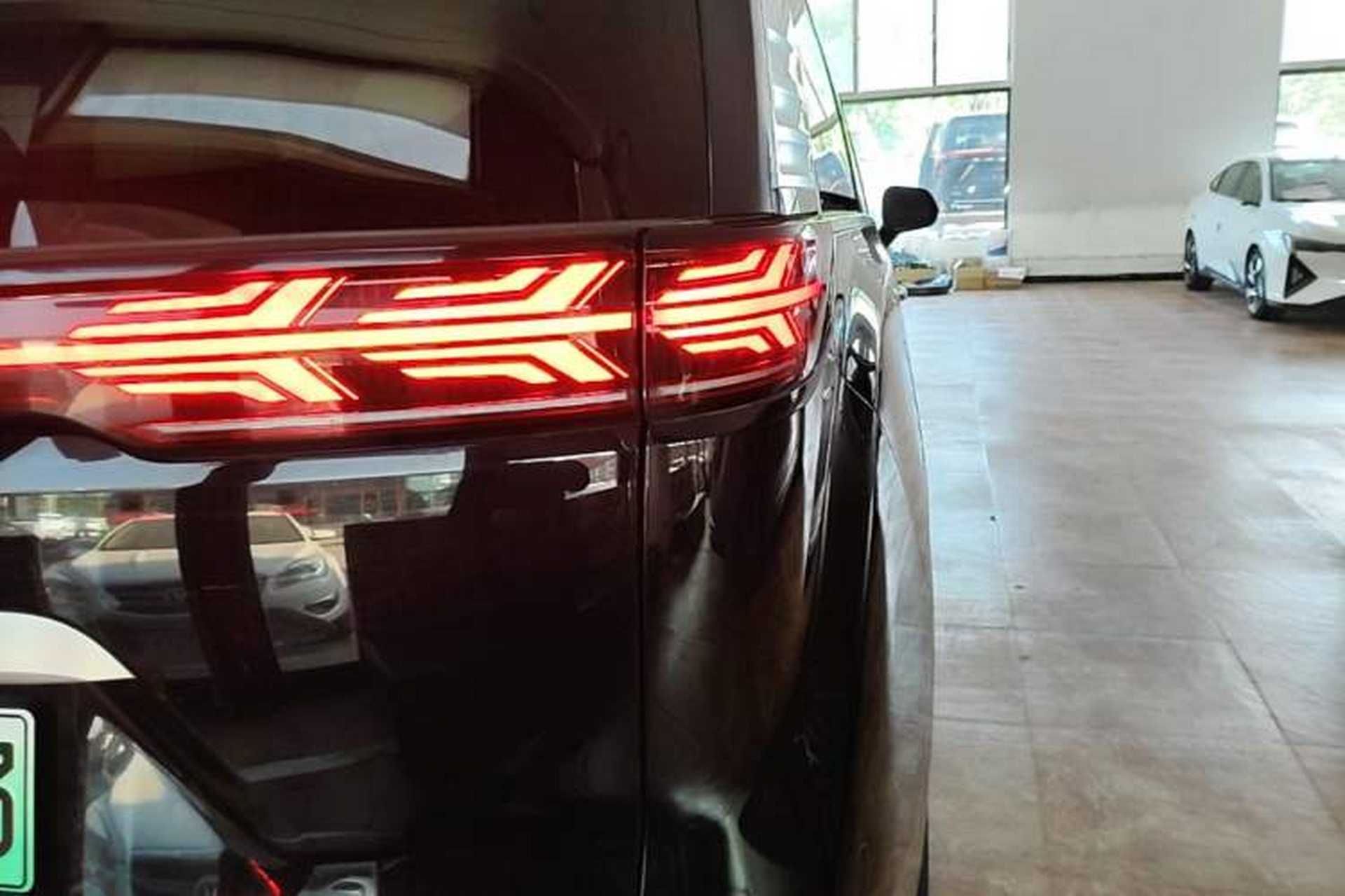 Used Denza D9 2022 EV 600 Four-Wheel Drive Flagship Model Exterior 3