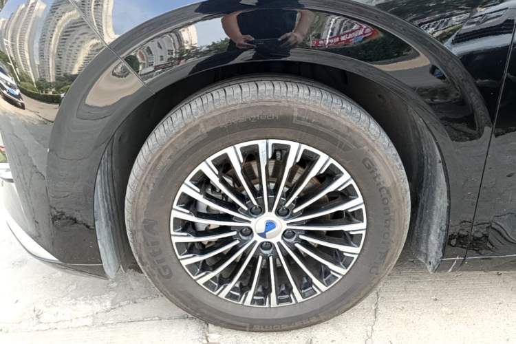 Used Denza D9 2022 DM-i 970 Four-Wheel Drive Prestige Model Exterior 4