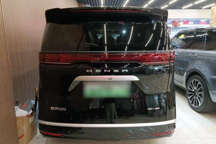 Used Denza D9 2022 DM-i 970 Four-Wheel Drive Flagship Model Exterior 4