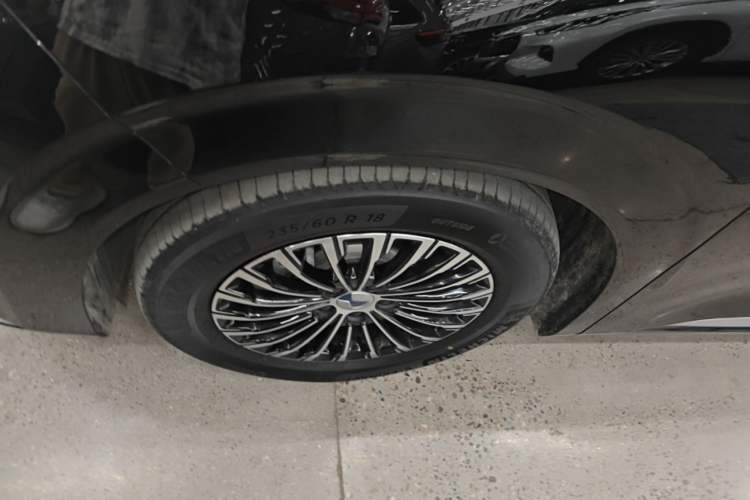 Used Denza D9 2022 DM-i 970 Four-Wheel Drive Prestige Model Exterior 4