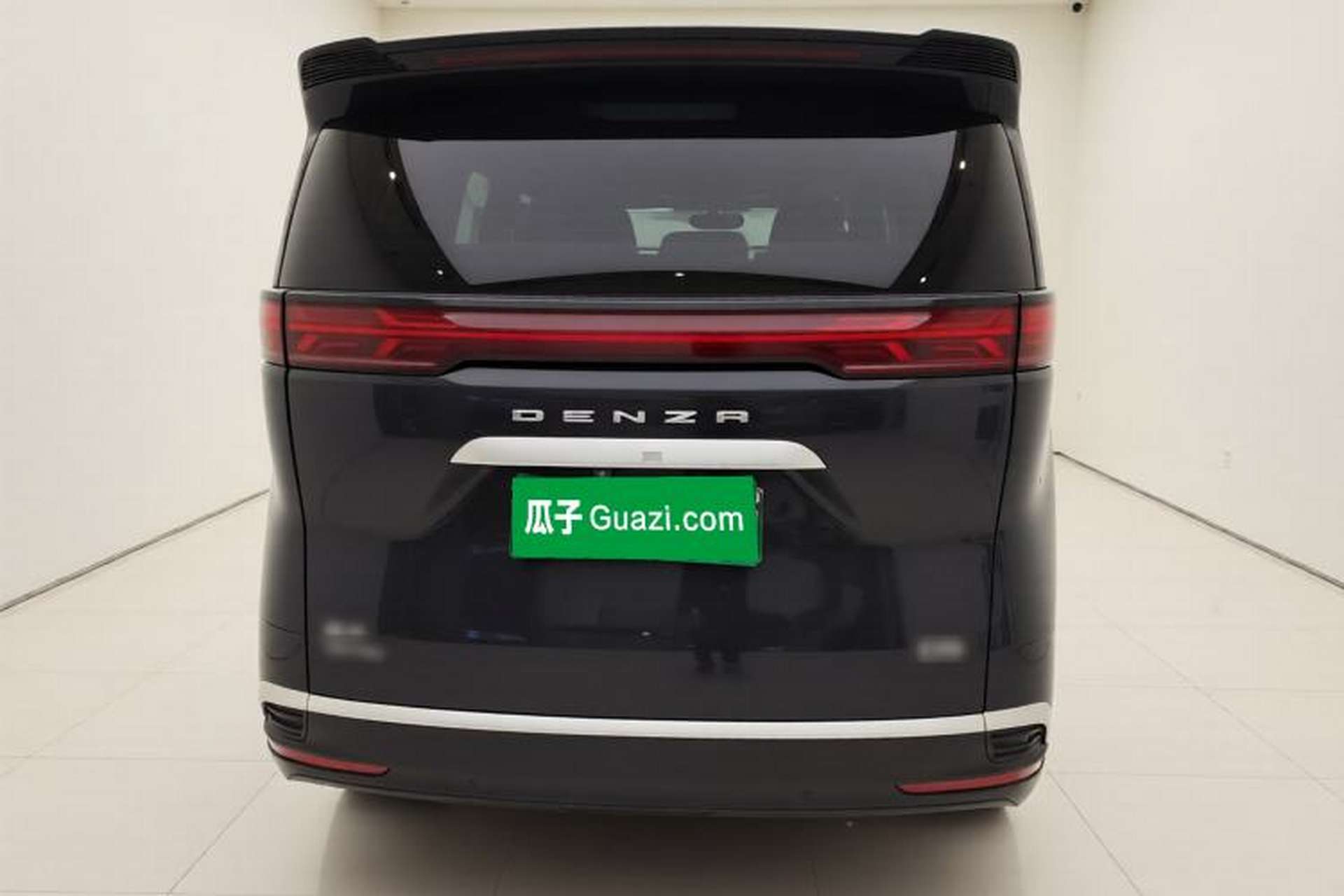 Used Denza D9 2022 DM-i 1040 Prestige Model Exterior 4