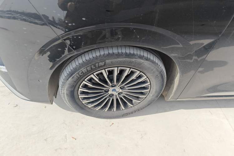 Used Denza D9 2022 DM-i 970 Four-Wheel Drive Flagship Model Exterior 4