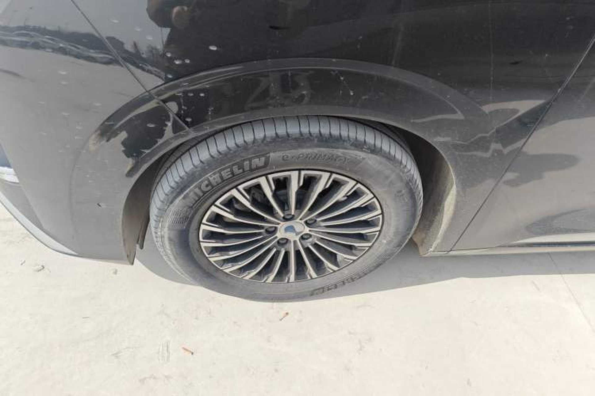 Used Denza D9 2022 DM-i 970 Four-Wheel Drive Flagship Model Exterior 4