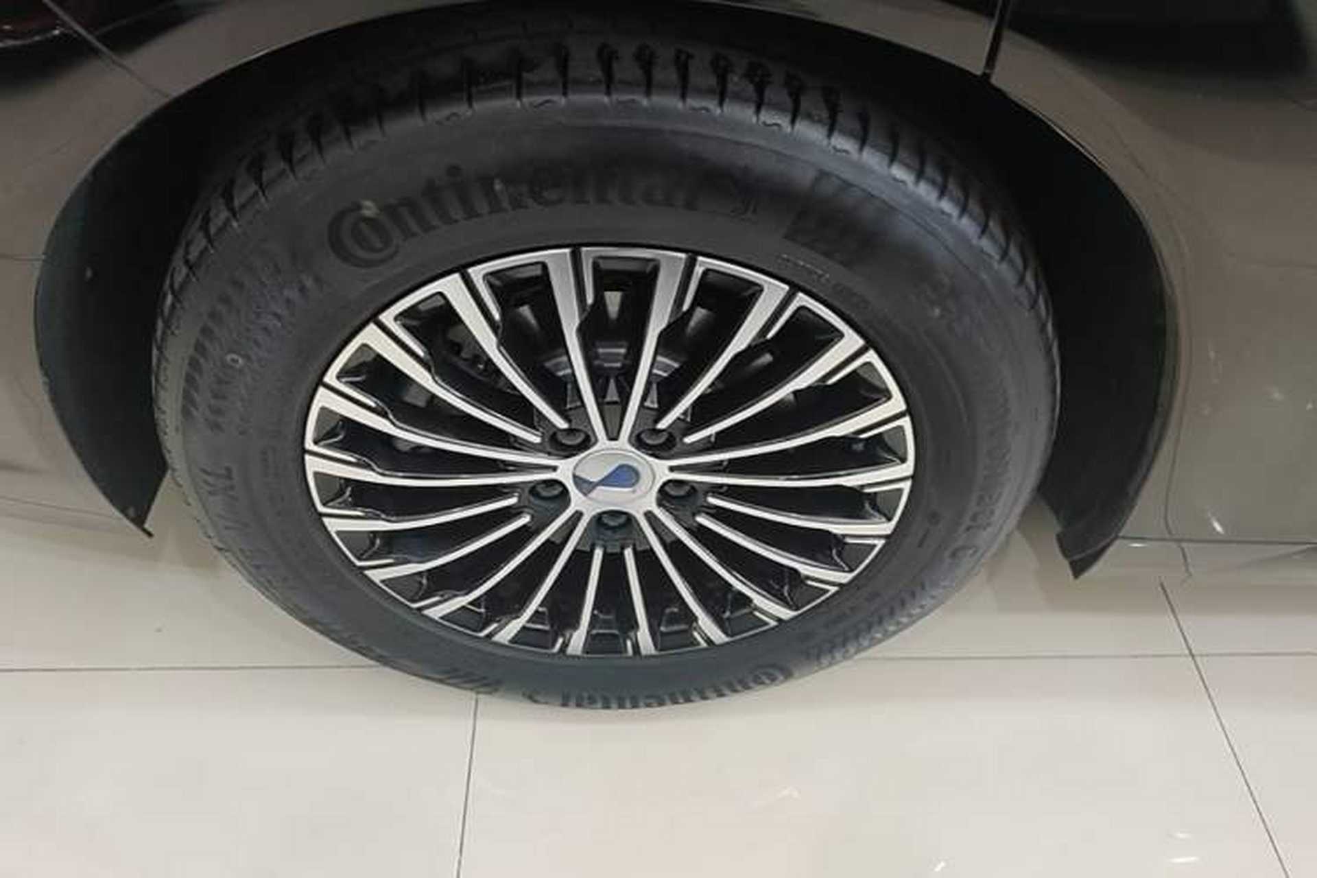 Used Denza D9 2022 DM-i 970 Four-Wheel Drive Flagship Model Exterior 5