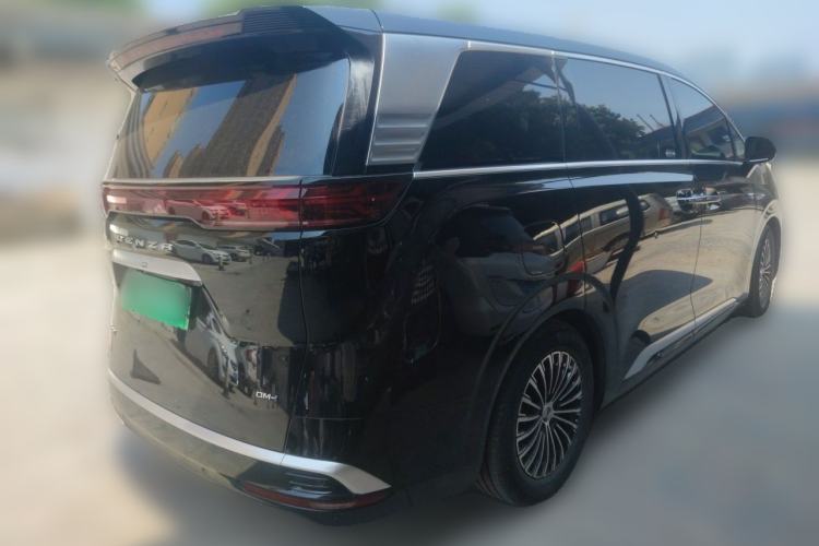 Used Denza D9 2022 DM-i 1040 Prestige Model Exterior 5