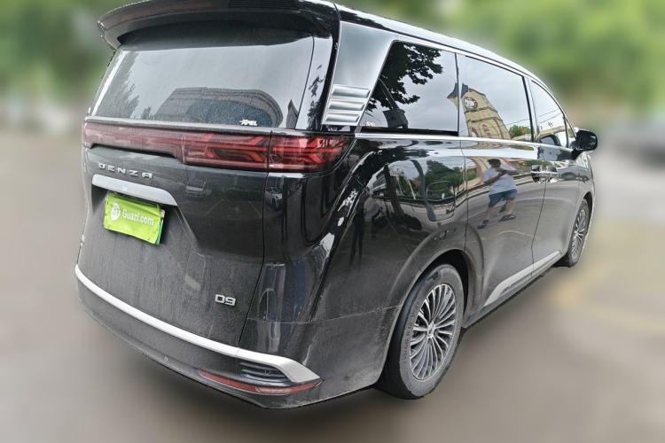 Used Denza D9 2022 DM-i 1040 Prestige Model Exterior 5