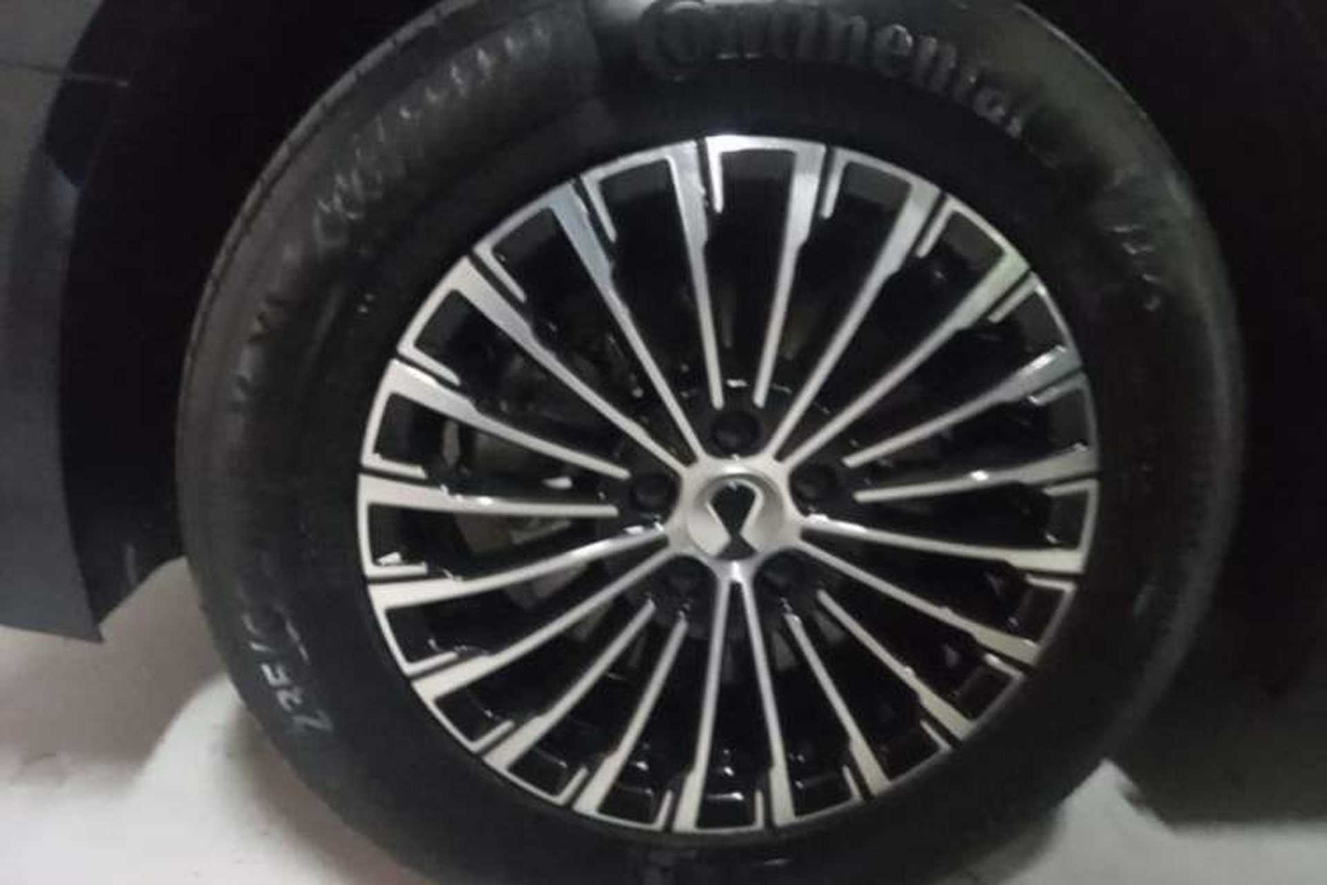 Used Denza D9 2022 DM-i 970 Four-Wheel Drive Prestige Model Exterior 5