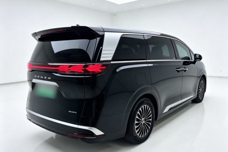 Used Denza D9 2022 DM-i 1040 Prestige Model Exterior 5